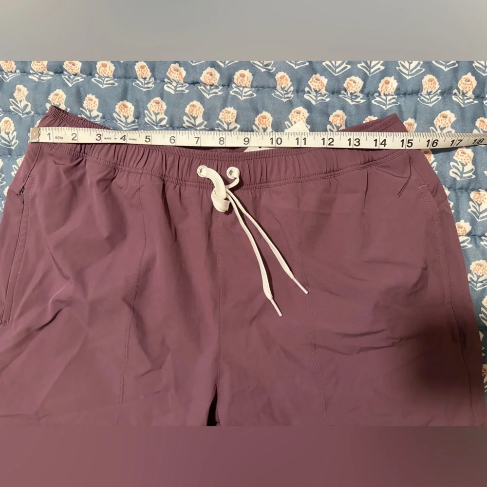 Rhone R&R Swim Trunks Shadow Plum Mens Medium NWOT 7.5” Stretch Swim Short